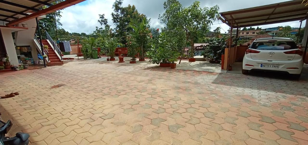 Coorg Girinivas Homestay 102 Madikeri Dış mekan fotoğraf